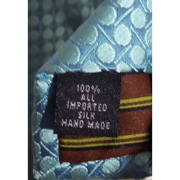 BCBG ATTITUDE---DESIGNER TIE--HAND SEWN--100% IMPORTED SILK--3 1/2 x 59"-- Nice - Picture 3 of 3